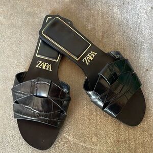 Flat crossed ZARA  sandals